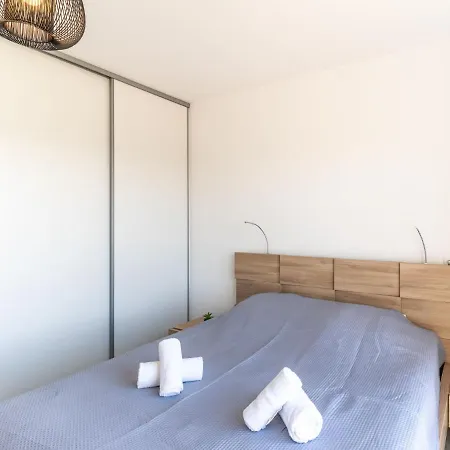 Stanatura-5 By Interhome * Порто-Веккіо