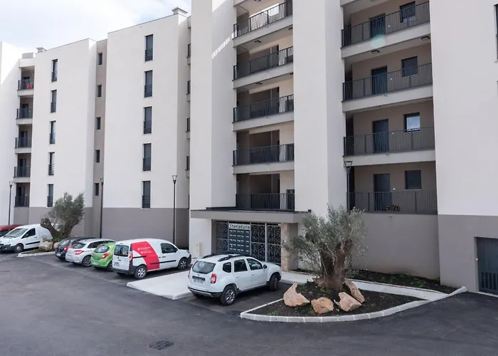 Stanatura-5 By Interhome